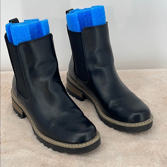 UNIVERSAL THREAD WOMENS SIZE 7.5 Black Leather Ankle Boots - Picture 1 of 7